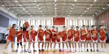 leyu公司-双塔缺席，新人扛旗！女篮生死战前，宫鲁鸣的豪赌开始了